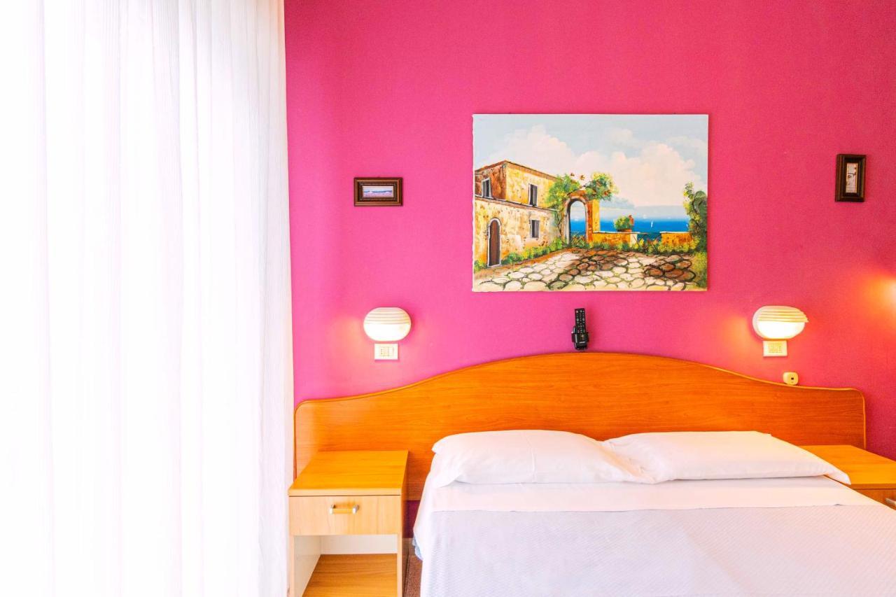 רימיני Hotel Arlino מראה חיצוני תמונה