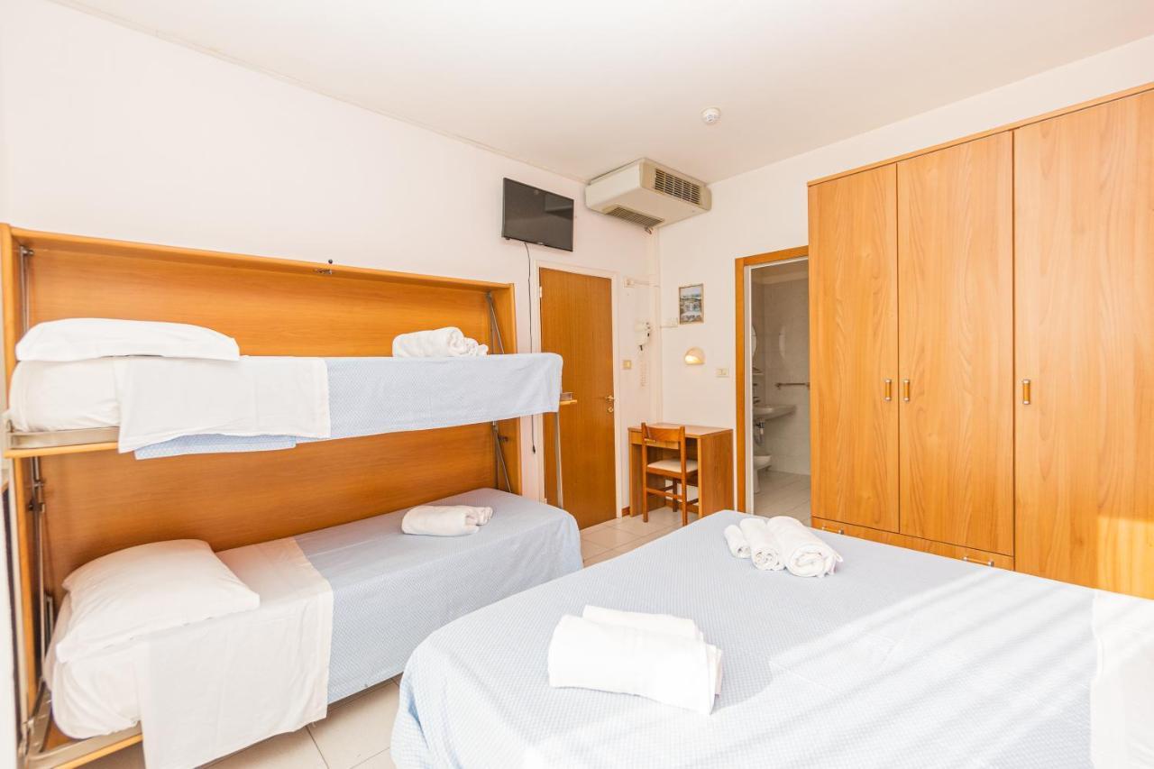 רימיני Hotel Arlino מראה חיצוני תמונה