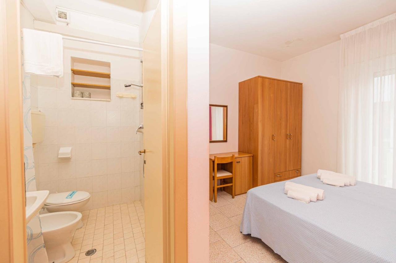 רימיני Hotel Arlino מראה חיצוני תמונה