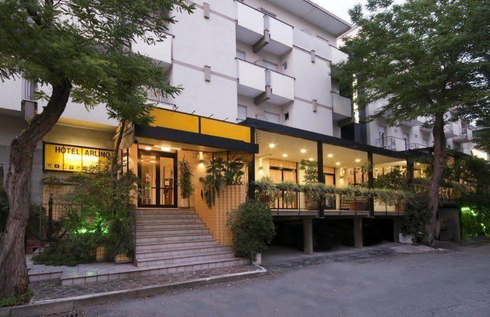 רימיני Hotel Arlino מראה חיצוני תמונה