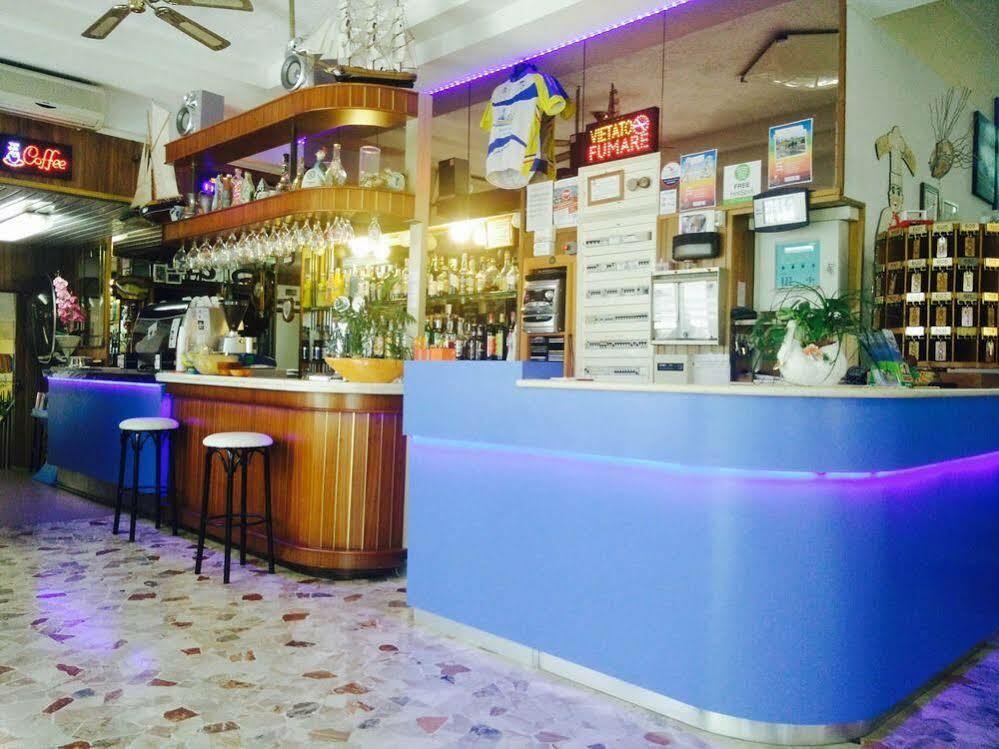 רימיני Hotel Arlino מראה חיצוני תמונה