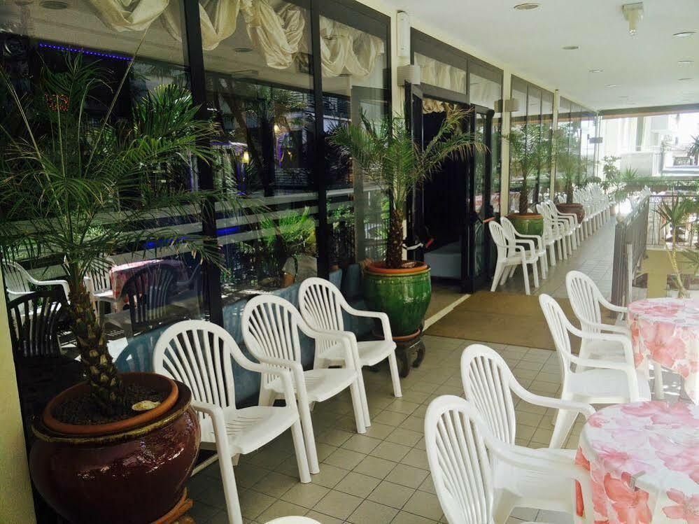 רימיני Hotel Arlino מראה חיצוני תמונה