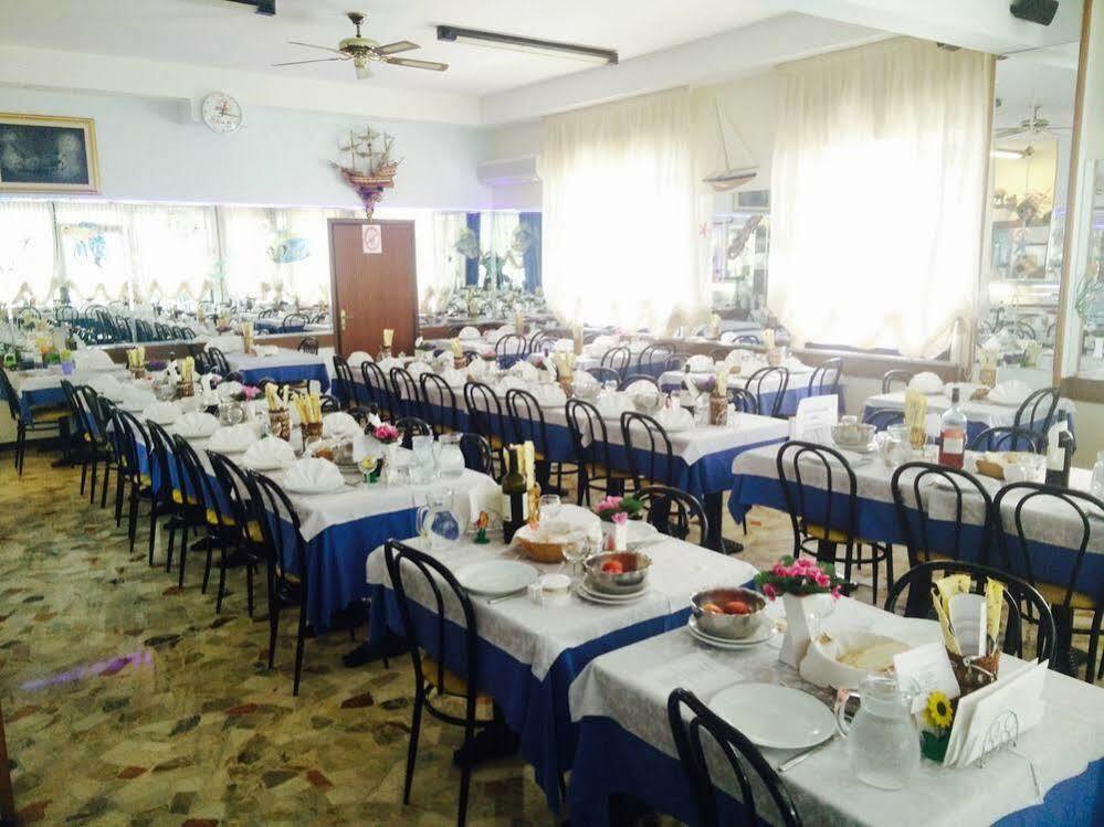 רימיני Hotel Arlino מראה חיצוני תמונה